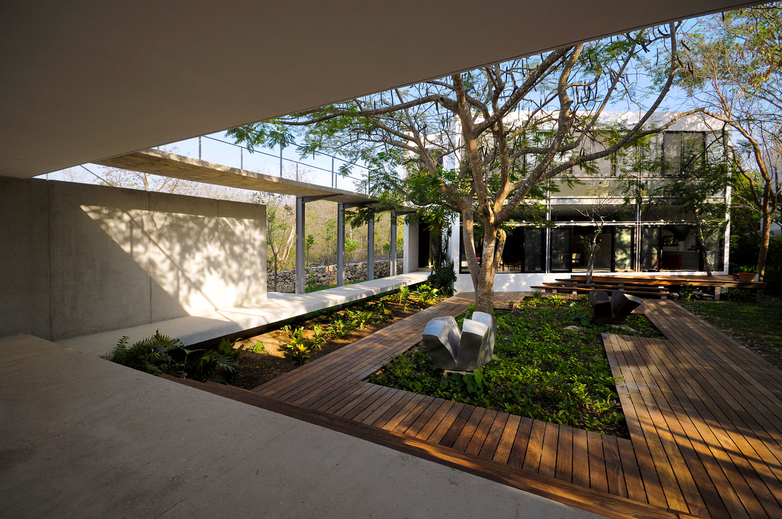 Modern House with Courtyard