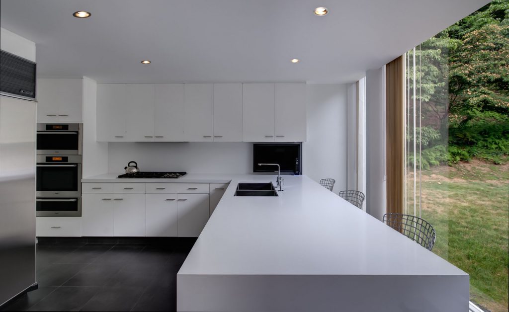 Restored Modern House - Fivecat Studio - white kitchen design