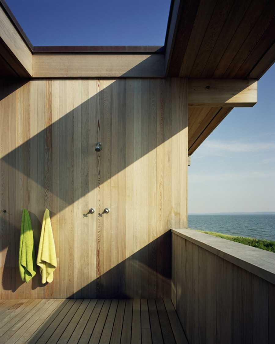 Modern Design Inspiration: Outdoor Shower Ideas - Studio MM Architect