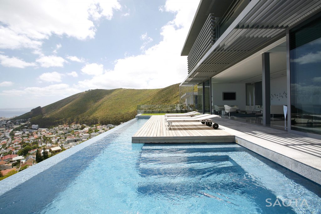 Modern Residential Design Inspiration: Edgeless Pools