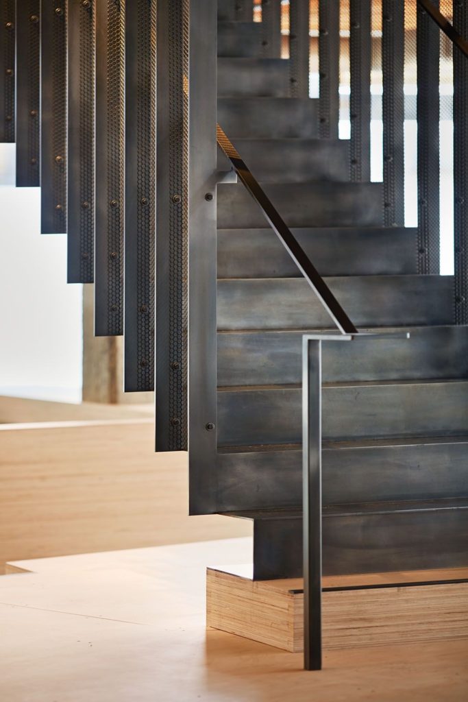 Modern Continuous Stairs: Contemporary Design Inspiration