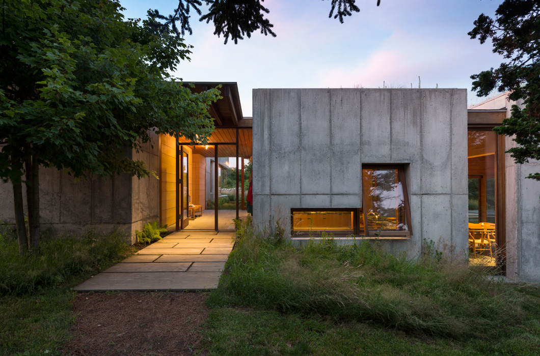 East House by Peter Rose - Modern Concrete Homes