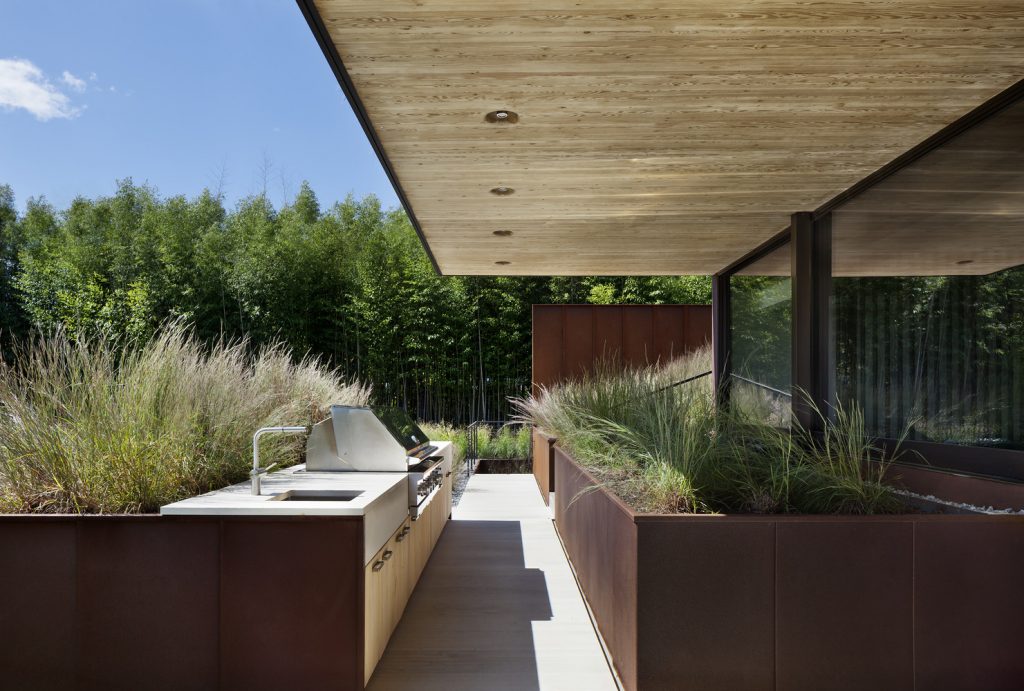 Modern Residential Architecture Design Inspiration - OUtdoor Kitchens
