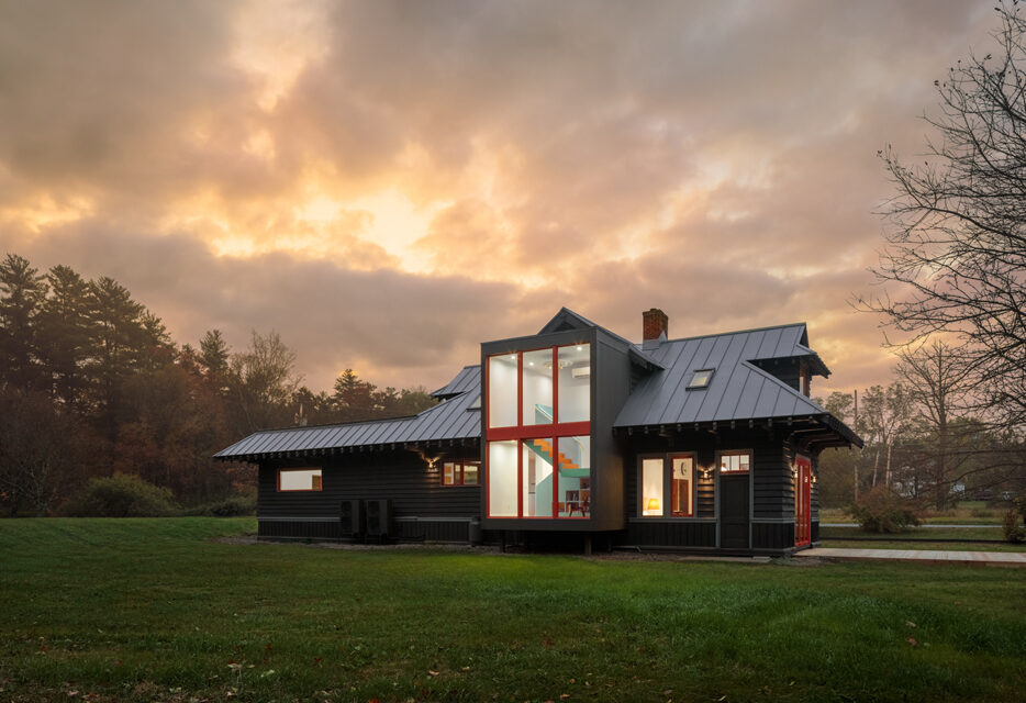 Modern Accord Depot - Contemporary Residence in the Hudson Valley