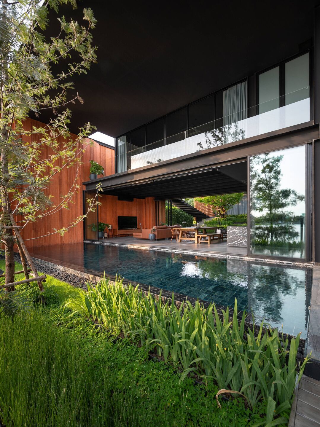 Design Inspiration: Modern Pools - Studio MM Architect
